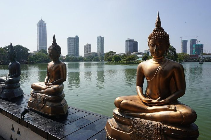 Hang out with locals in Colombo